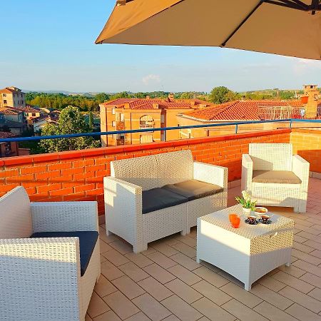 Siena Appartamento Con Splendido Terrazzo Presciano Екстериор снимка