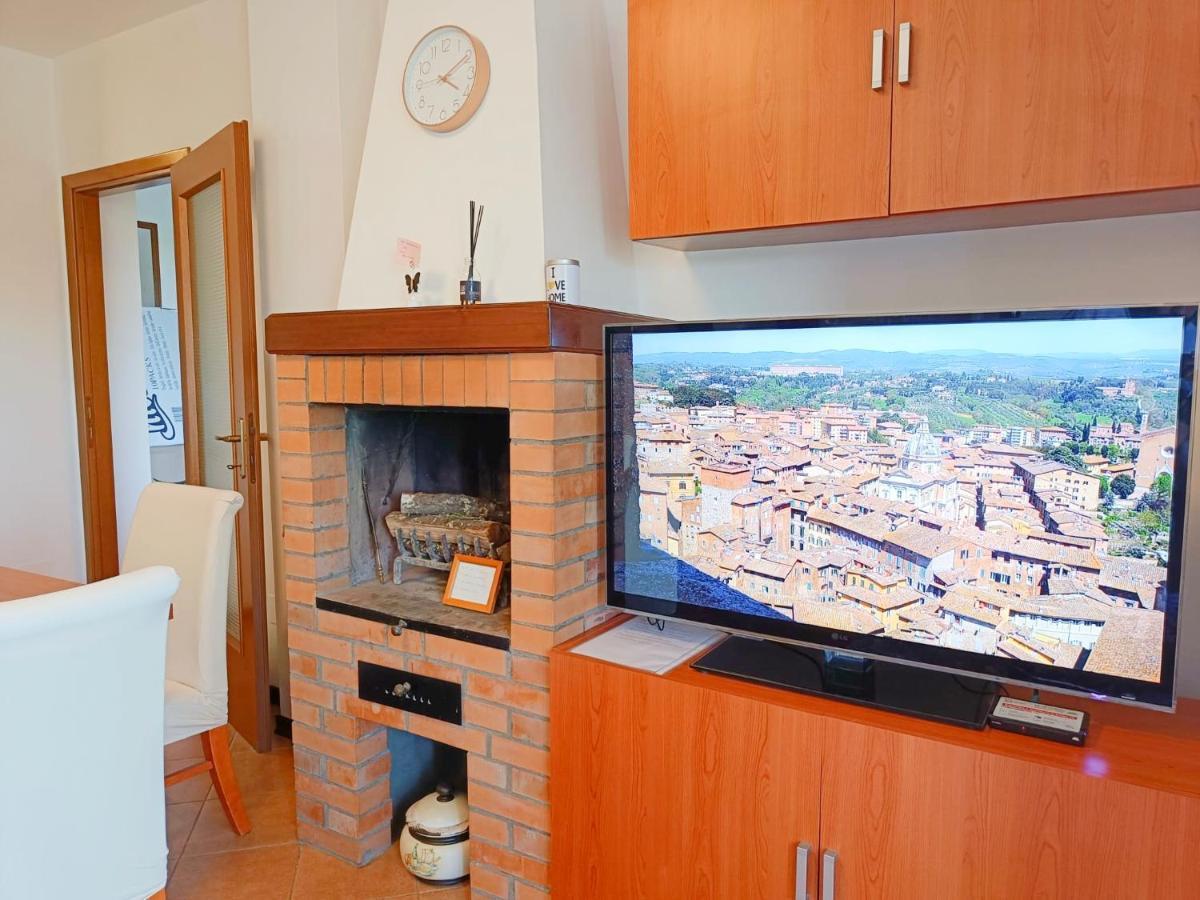 Siena Appartamento Con Splendido Terrazzo Presciano Екстериор снимка