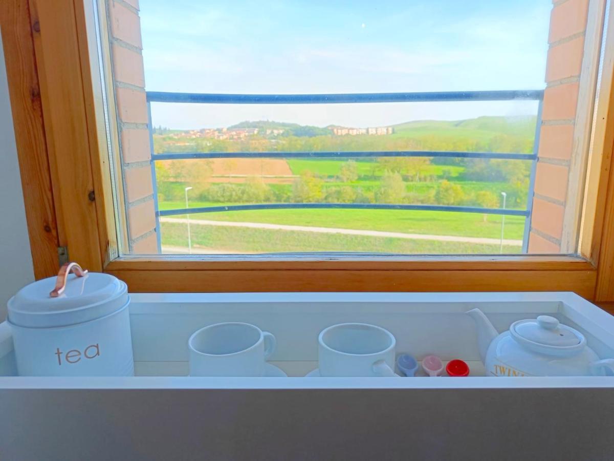 Siena Appartamento Con Splendido Terrazzo Presciano Екстериор снимка